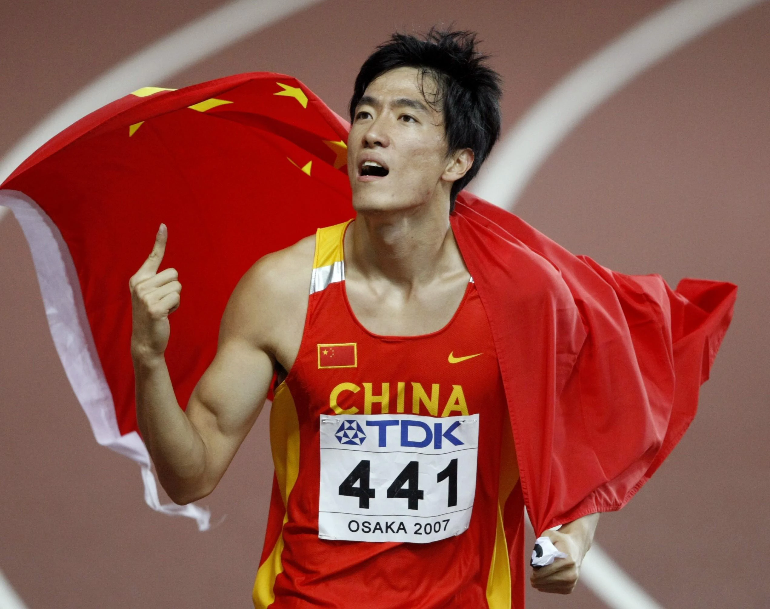 乐动体育登陆-体育明星的精彩表现引发狂热追捧